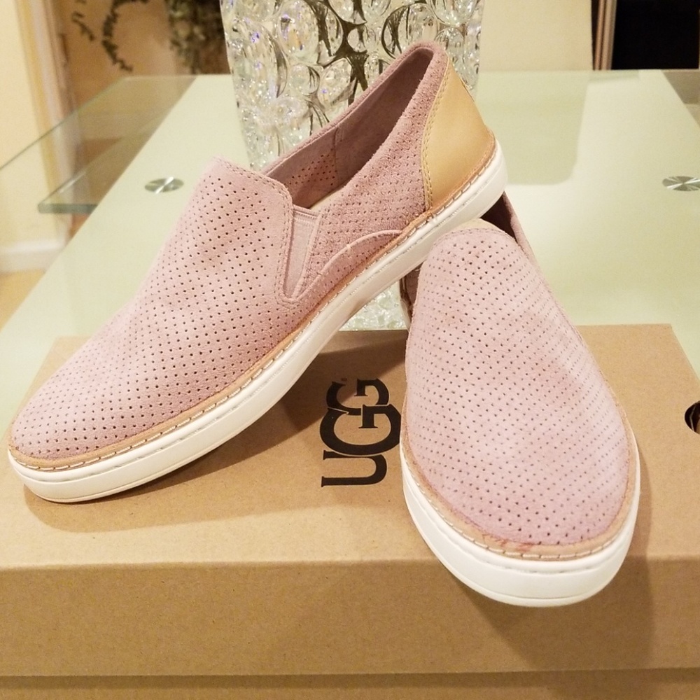 UGG W Adley Perf W/Dus (soft pink)